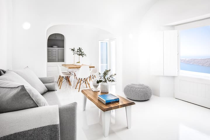 Erossea Villa Santorini / Suites level Caldera