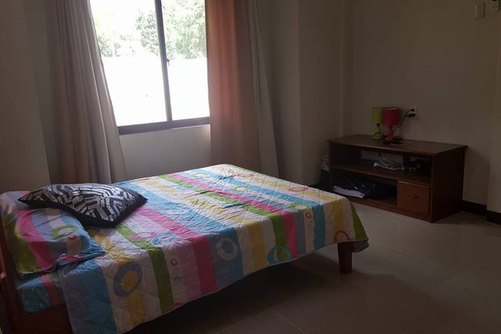 huge room with air cond, wifi, big huge window