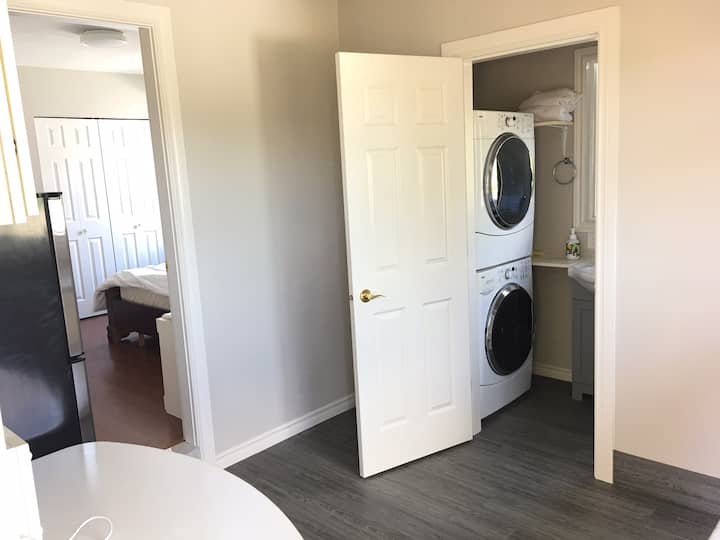 卧室。厨房和卫生间 