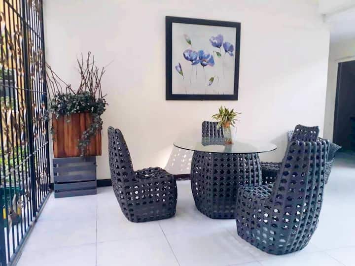 EL PUEBLO MANILA CONDO near UNIV BELT& SM Sta Mesa Condominiums for