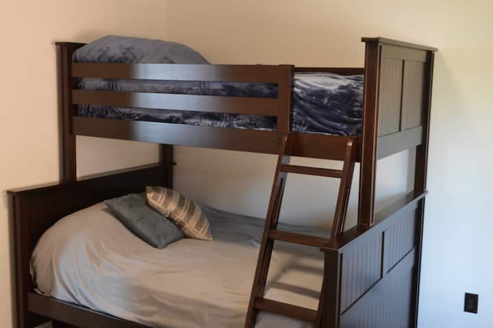 Volledig /stapelbed met twee eenpersoonsbedden #2