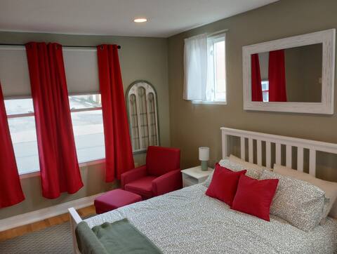Multi-generation friendly-First Floor Bed and Bath