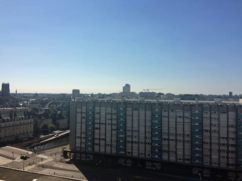 Chambre disponible à 2 Min À pied Du Centre-Ville