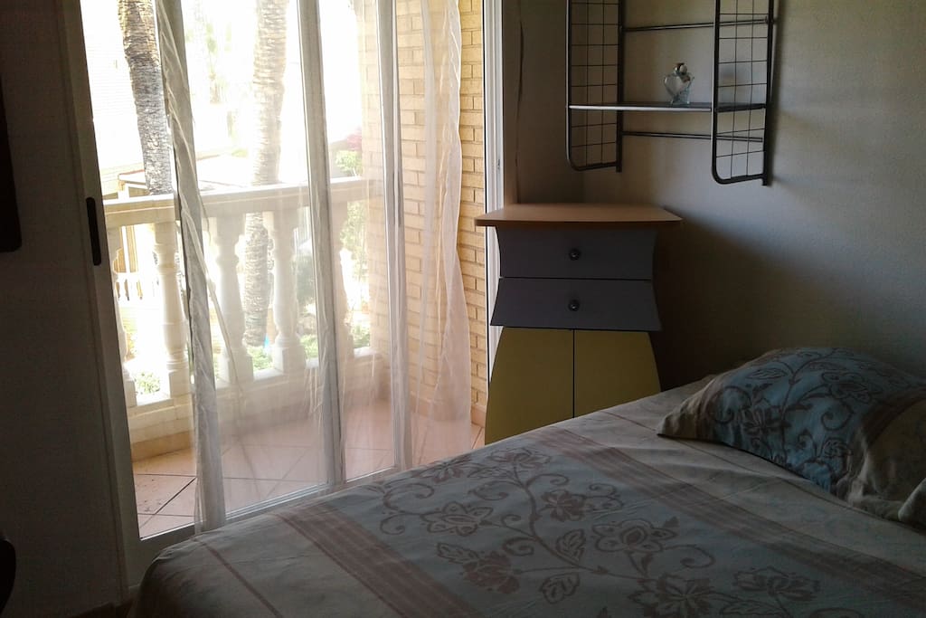 Chambre avec le balcon