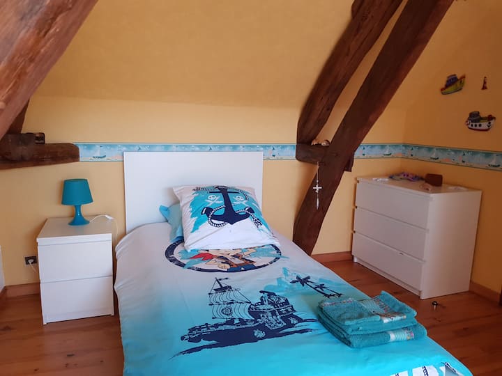 CHAMBRE ILE AVEC 2 LITS SIMPLES