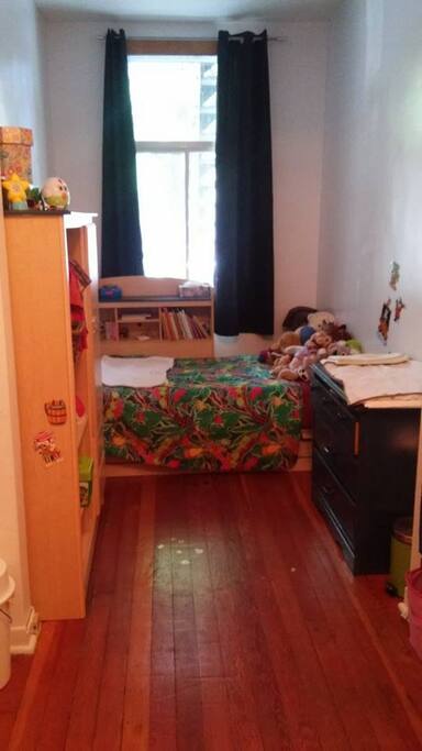 children's bedroom single bed
