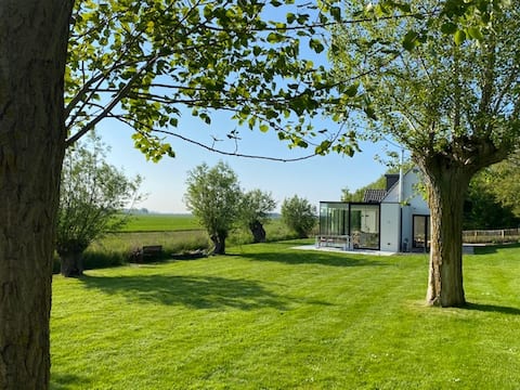 Unique and idyllic polder house!