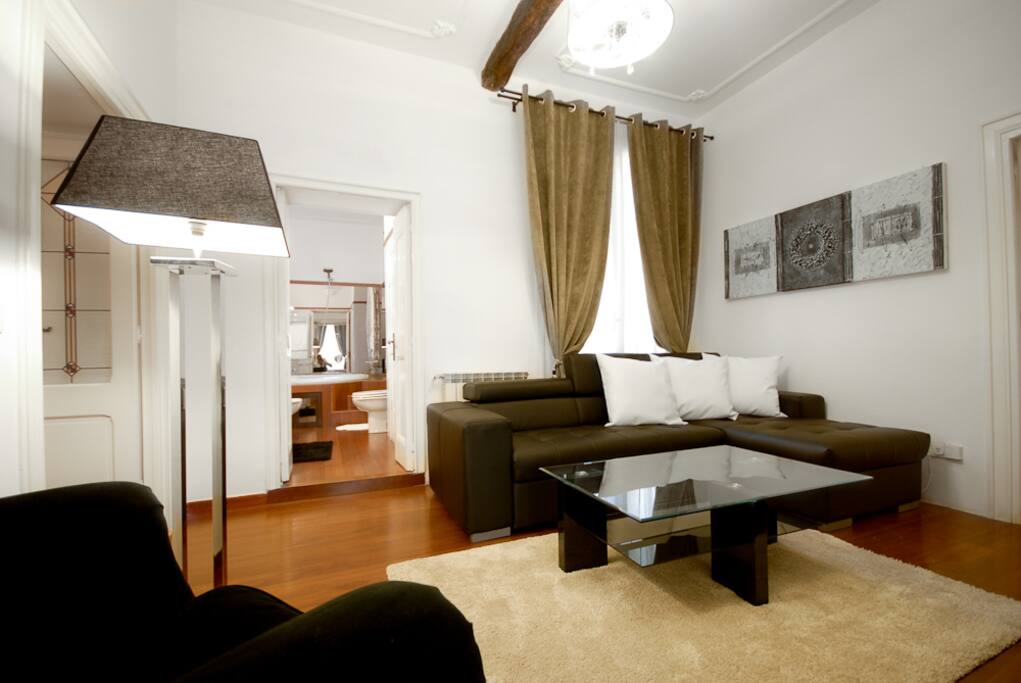 Living room - (Sleeps 2)