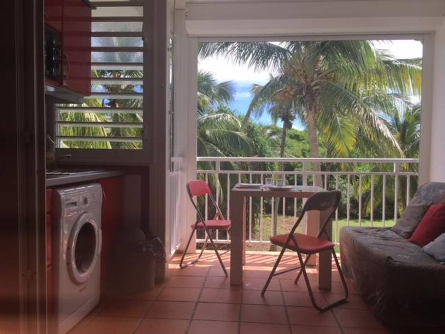 balcon/cuisine équipée