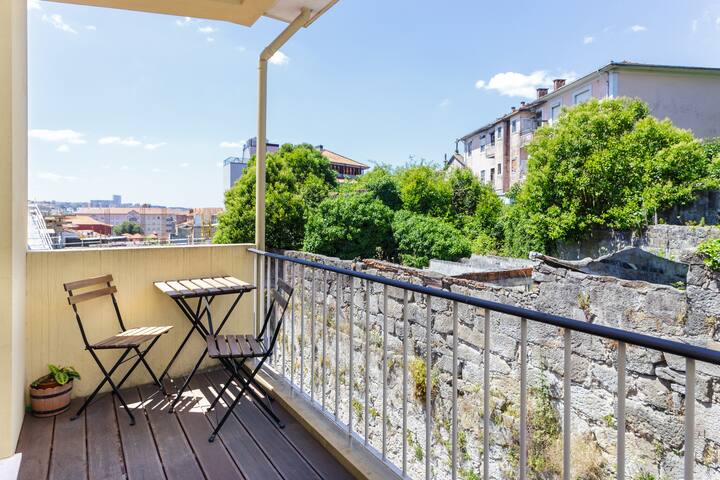 FH – Prédio de 6 Apartamentos no Centro do Porto gallery image 5