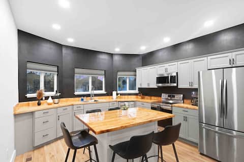 Beautifully Remodeled 100 Year Old Home Near DT