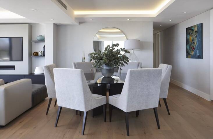 Penthouse at Warwick Apartments gallery image 3