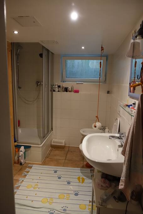 Duschbad mit WC/Bidet