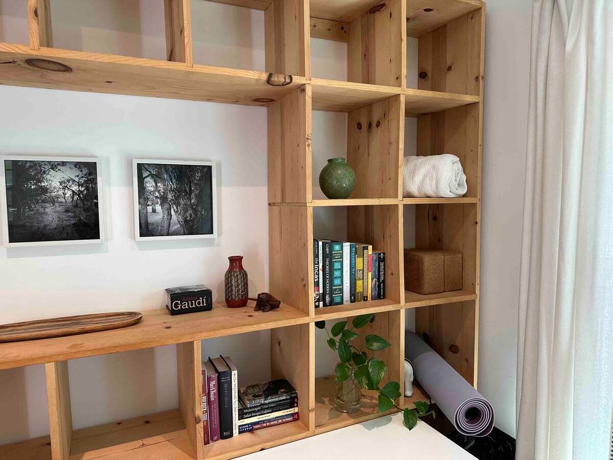 Modern Bungalow, Art Filled Studio