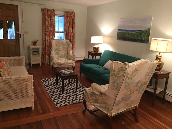Stonington Village Apartment