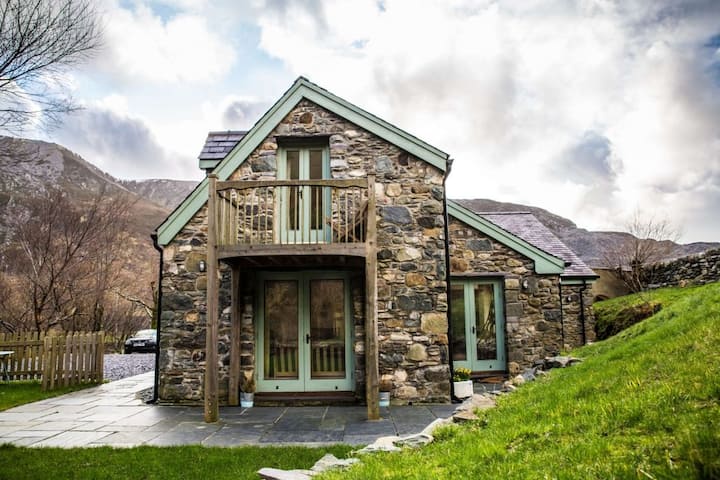 Cosy Cottage In Snowdonia - Ty Capel Saron - 베데스다