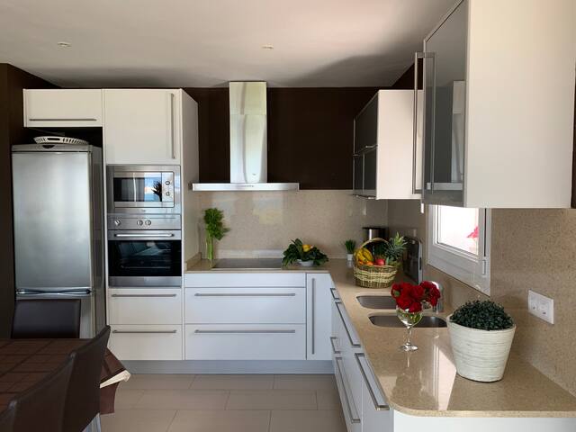 Casa ALTO STANDING 400M PLAYA WIFI gallery image 5