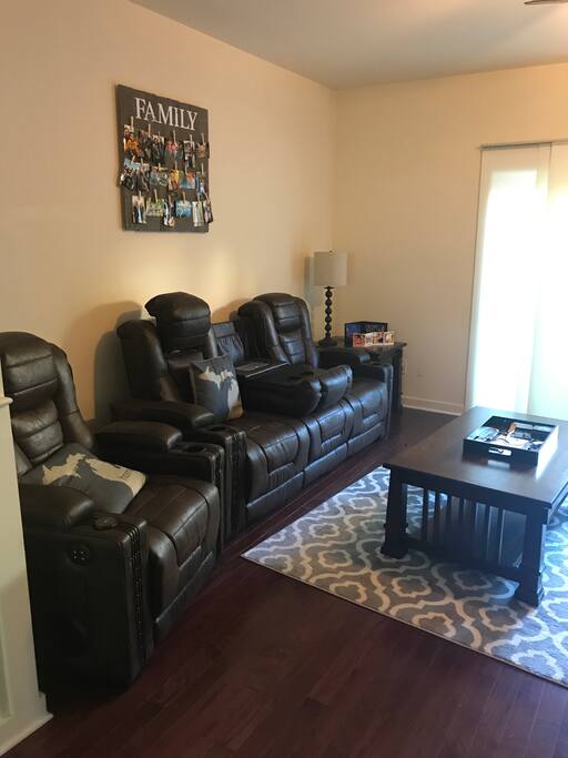 Living Room. Leather chairs - all 3 recline.
