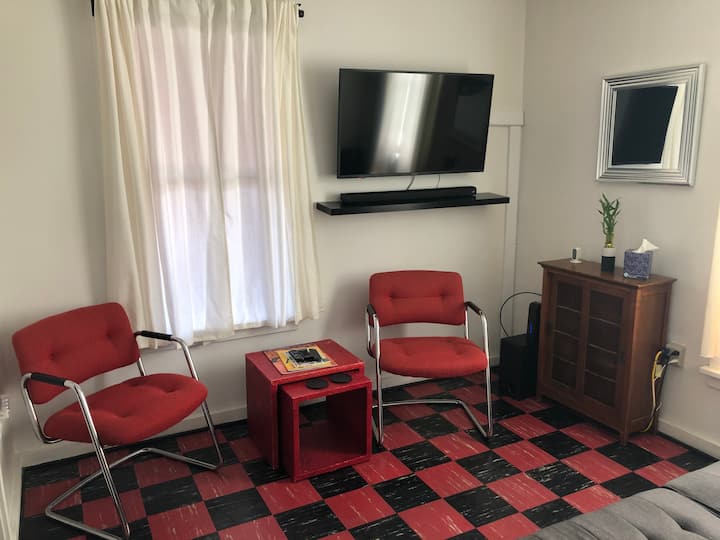 New!  Authentic Retro Funky Downtown Hudson Apt - Hudson, NY