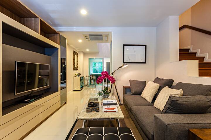 Private 3BR Townhome- BTS Asoke/MRT QSNCC/Emsphere gallery image 3