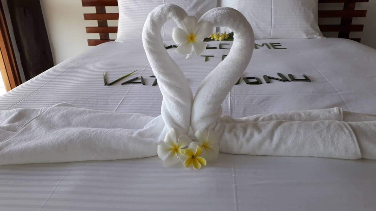 ล่องเรือไปตกปลาในน่านน้ำสีฟ้าครามของเกาะมาลาโล