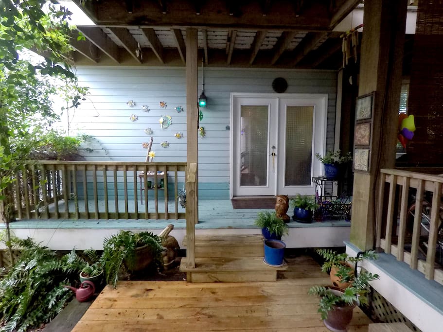 The entrance into the studio. Heavily planted for a tropical feel.