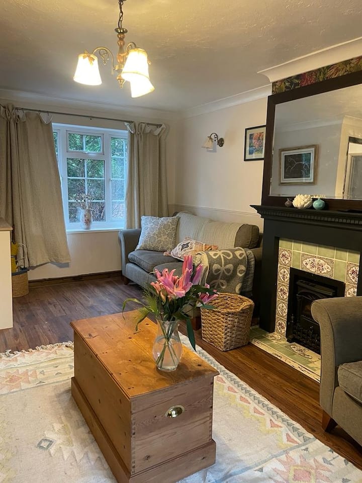 Rose Cottage, 4 Bedrooms, Parking 3 Cars, Garden - Berkshire