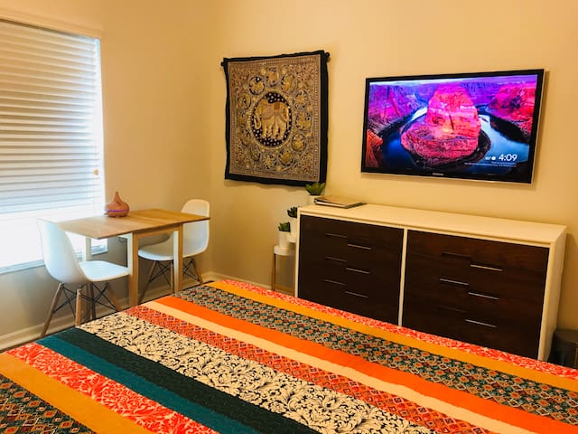 5*CentralLocated*Private King Bed/Bath&Entra(View)