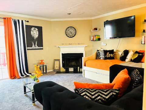 Popular Airbnb listing: Spacious 2BR • ATL Metro • Family, Work & Travel in Lilburn