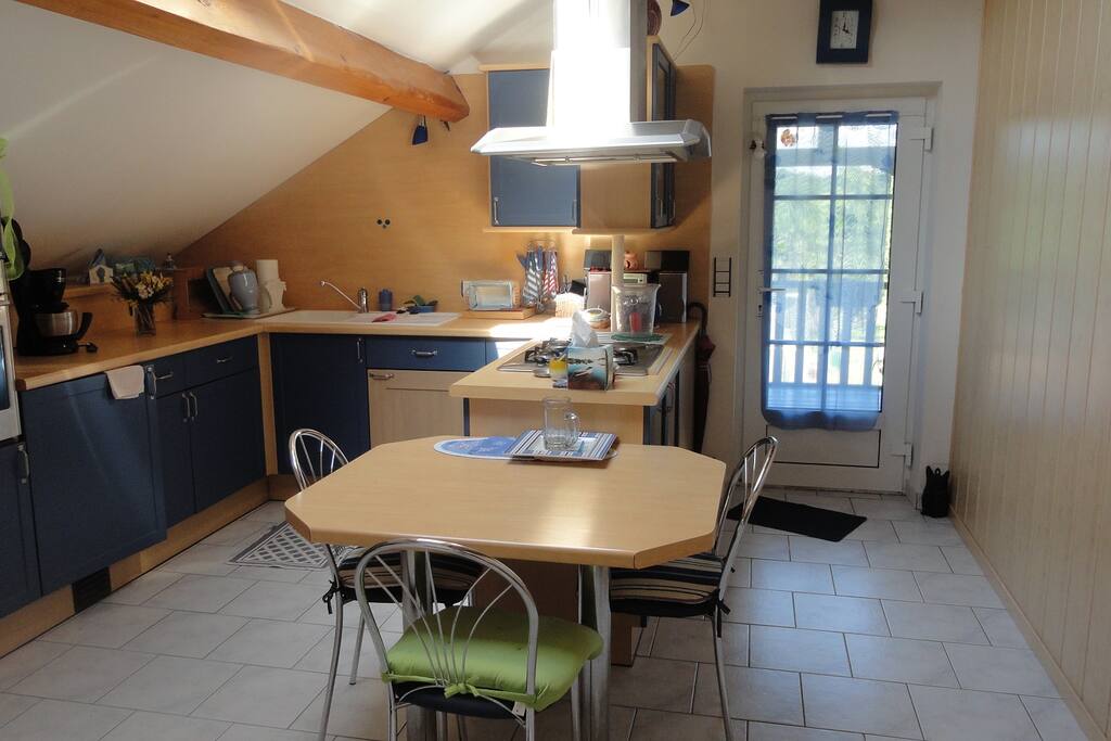 Cuisine salon et pièce à vivre