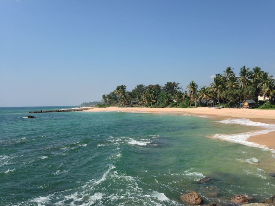 The beach is a few metres from the front gate of Samudrawasa