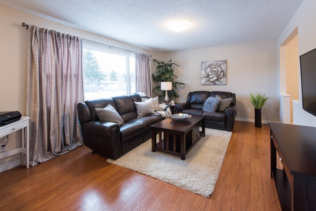"Cleanest Air BnB I've ever stayed in!!!! This home was perfect for our work team of 9. It's fully equipped and everything was mint and brand new condition. The separate living spaces were so nice for our large group and very cozy!" - Danielle