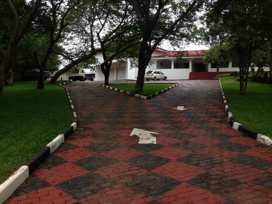 Main entrance to The WhiteHouse of Victoria Falls