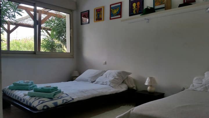 ห้องนอนใหญ่สำหรับ 3 คน 