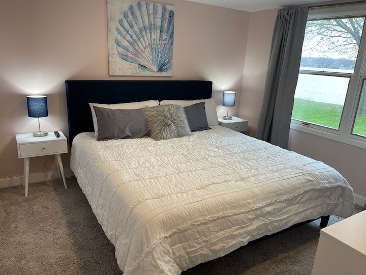 3rd bedroom with king bed 