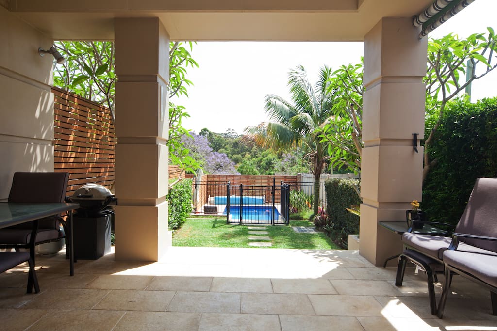 BBQ Area to Yard