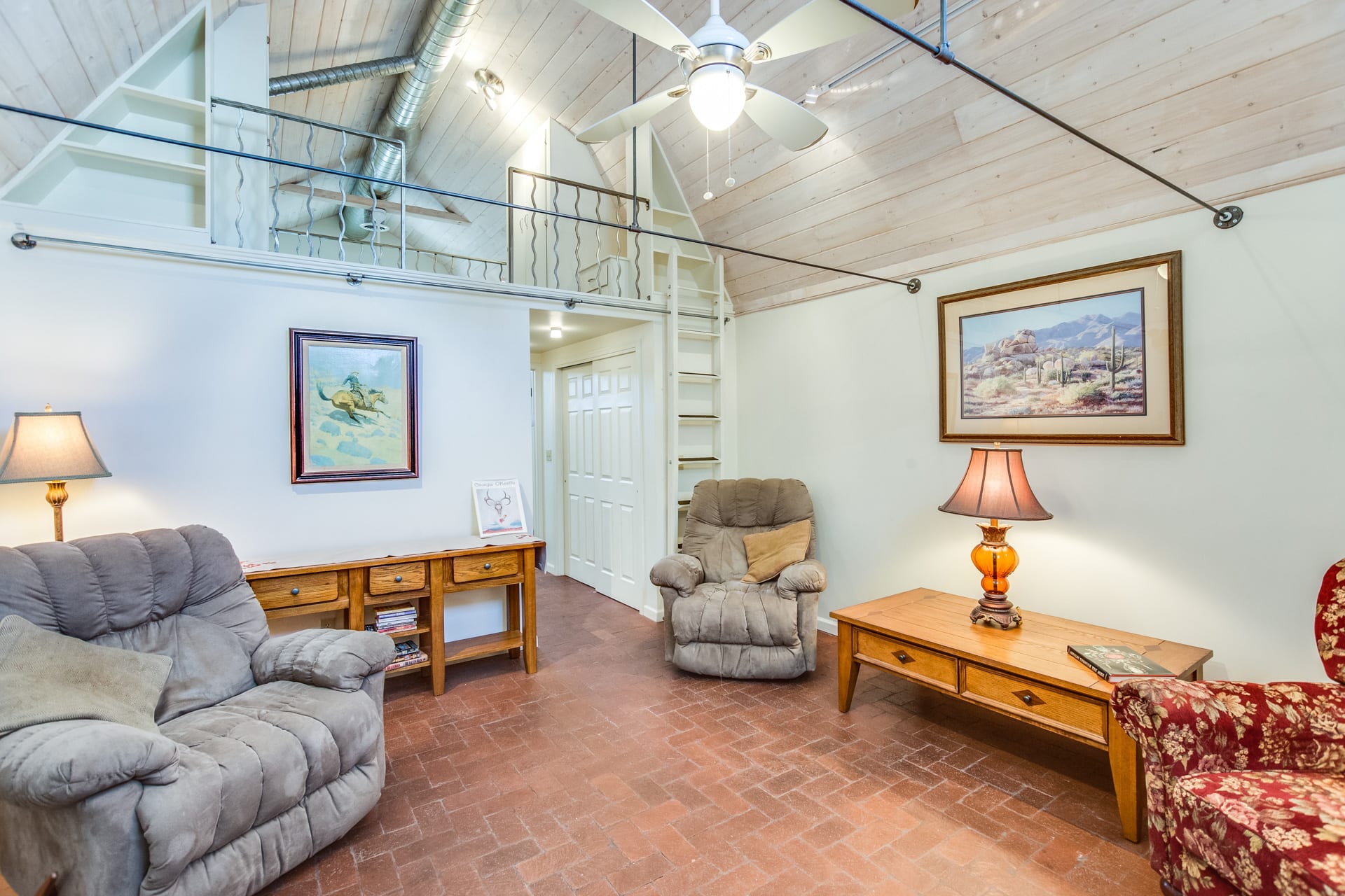 The Barn, Country living in Central Tucson!