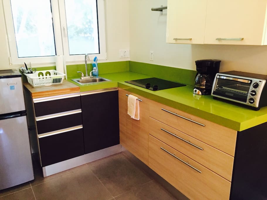 SMALL KITCHEN