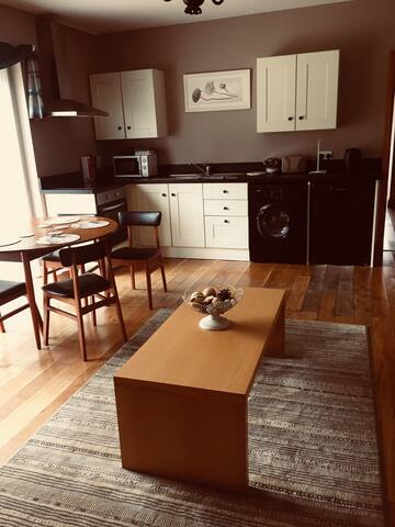 Magherafelt (Quiet Basement Apartment)