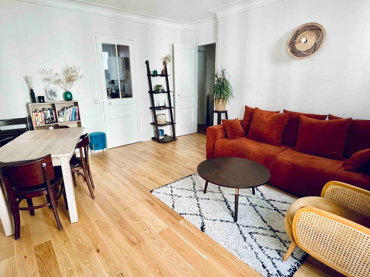 Popular Airbnb listing: Warm and spacious 2P apartment in Paris 19e Arrondissement