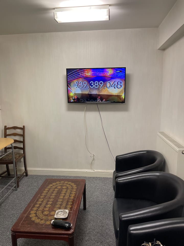 Light Airy Room 5 - Plymouth