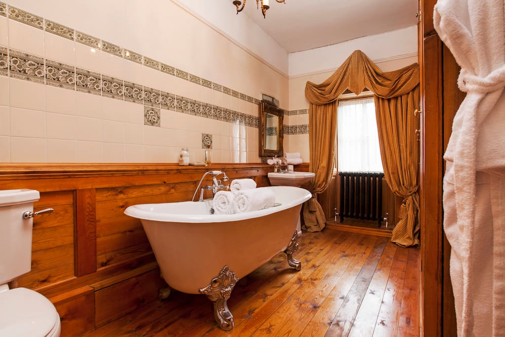 Coronet Bedroom Ensuite