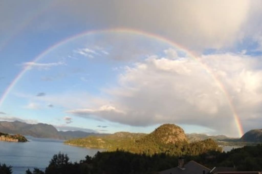 A rainbow from Aspøy to Høle