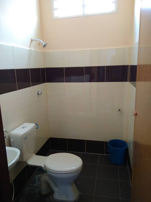 bathroom no 2