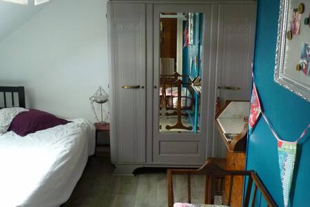 Chambres calmes, la ville à 2 pas de la voie verte