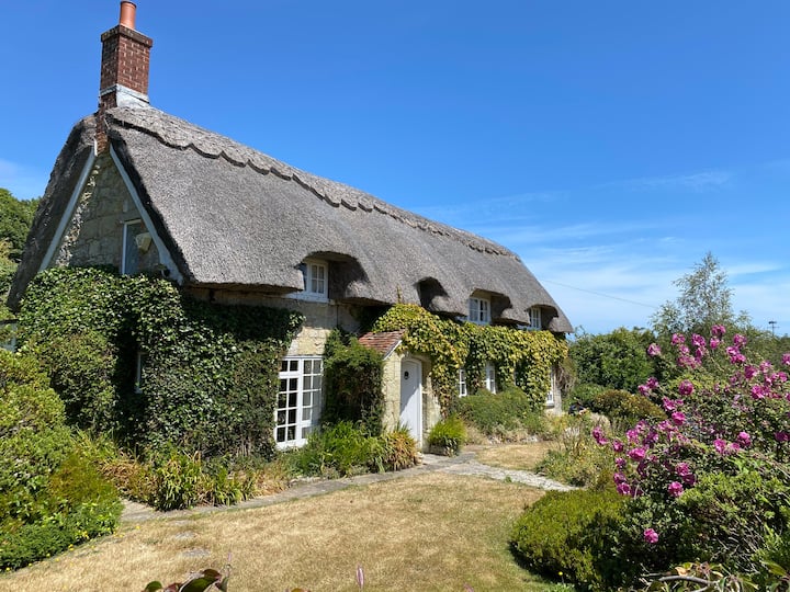 Top 10 Holiday Cottages With Sea Views In Isle of Wight, England