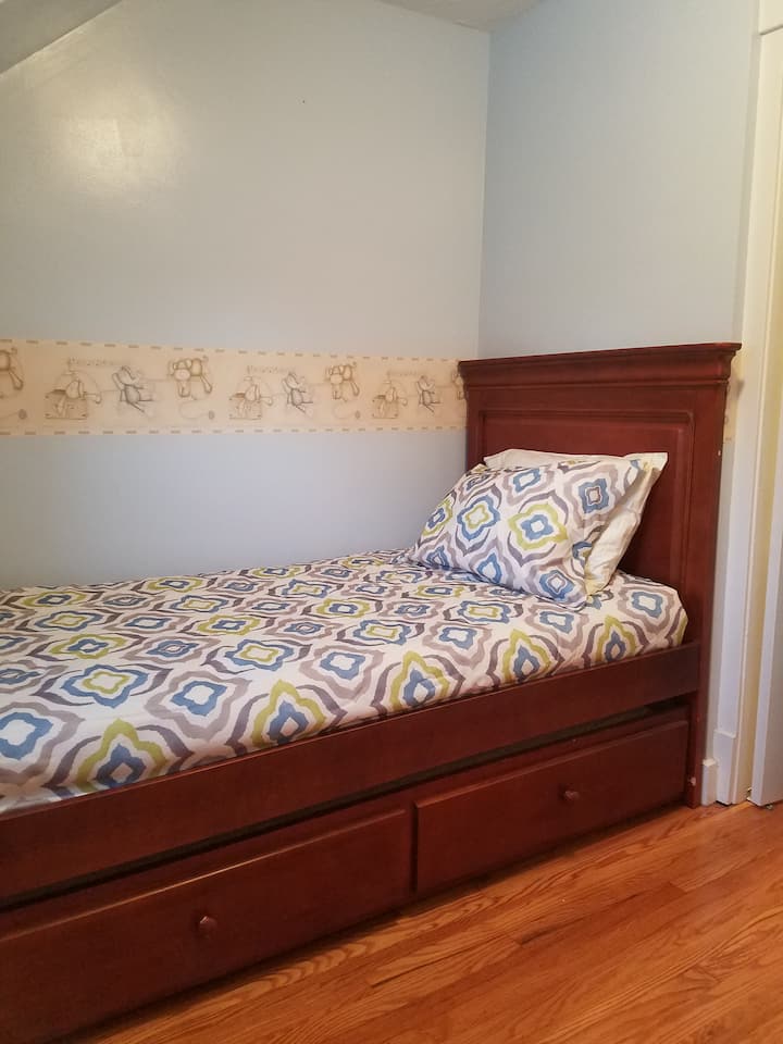 Bedroom #3- twin bed with pull out twin trundle (sleeps 2)