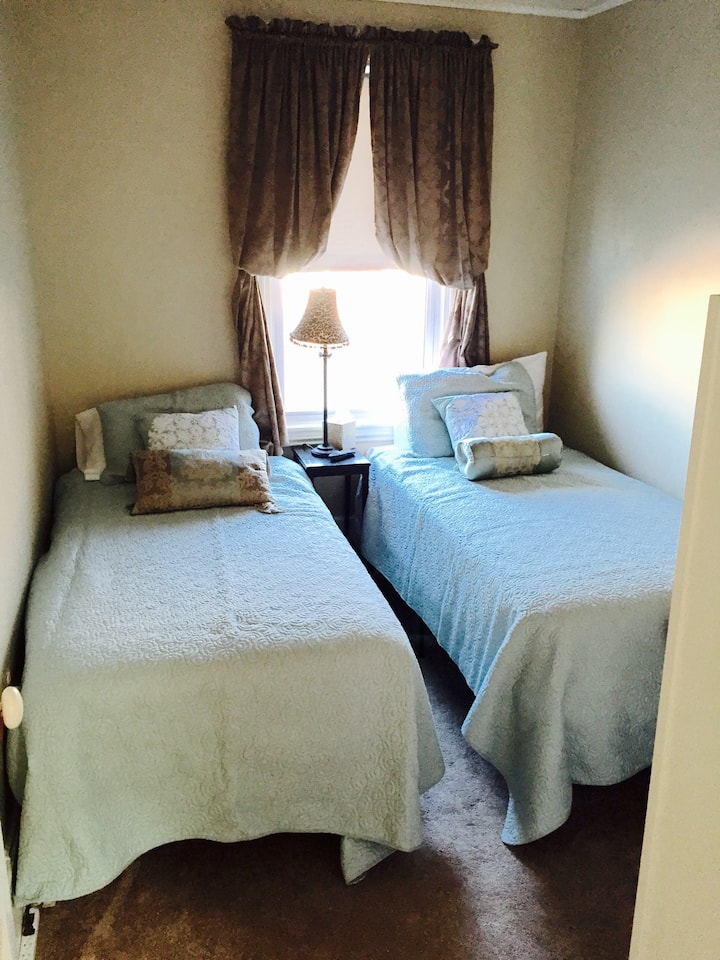 Private Bedroom, 1. fotografija