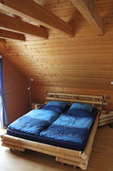 Schlafzimmer 1 mit Wasserbett 180x220