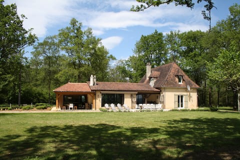 Drouillette - heated pool, air con + tennis court